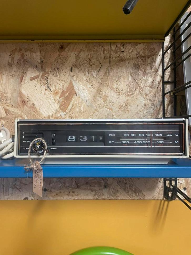 Vintage jaren 70 Philips clock radio, beige zwart, Audio, Tv en Foto, Radio's, Zo goed als nieuw, Radio, Ophalen of Verzenden