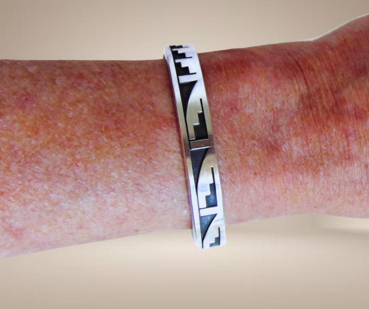 Mooie zware KABANA Native American stijl overlay armband!, Sieraden, Tassen en Uiterlijk, Armbanden, Zo goed als nieuw, Zilver