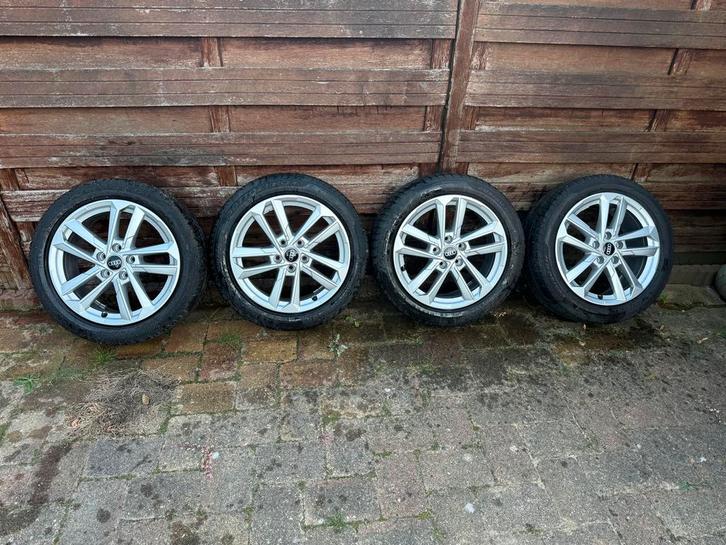 Audi velgen met Pirelli Winterbanden 205/50 R17, Auto-onderdelen, Banden en Velgen, Winterbanden, 17 inch, 205 mm, Personenwagen