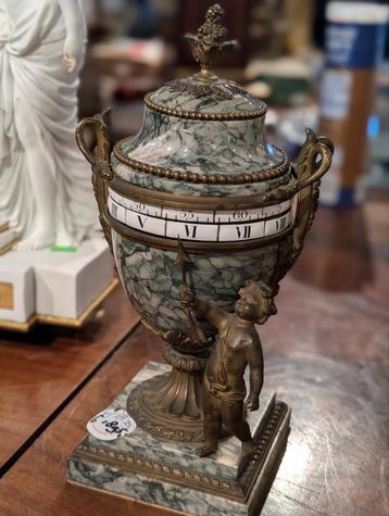 Antieke Franse pendule Cercle tournant. 27 cm hoog  beschikbaar voor biedingen