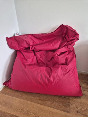Rode zitzak – 130 x 150 cm beschikbaar voor biedingen
