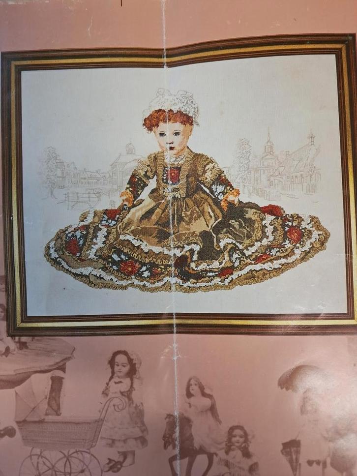 Prachtig borduurpatroon antieke pop v. Lanarte.  Origineel., Hobby en Vrije tijd, Borduren en Borduurmachines, Gebruikt, Patroon