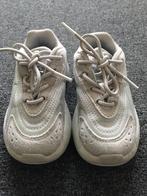 Adidas sneakers maat 23,5 voor 10,-!, Ophalen, Zo goed als nieuw, Schoentjes