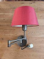 Antieke metalen muurlamp met rode kap, Ophalen of Verzenden