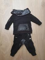 Nieuw Chicaprie joggingpak broek + trui zwart maat 80/86, Nieuw, Ophalen of Verzenden, Setje, Jongetje