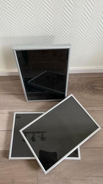 Diverse oude fotolijsten beschikbaar voor biedingen