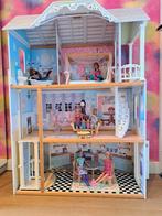 Groot barbiehuis met Barbies!, Kinderen en Baby's, Speelgoed | Poppenhuizen, Ophalen, Zo goed als nieuw, Poppenhuis