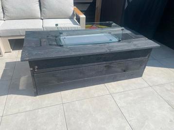 Zwarte vuurtafel voor in de tuin beschikbaar voor biedingen