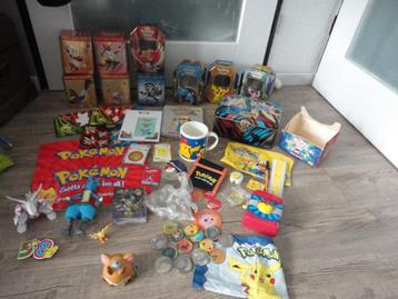 LEUKE  VERZAMELING POKEMON SPULLEN //BLIKKEN/POPPETJES/ENZ beschikbaar voor biedingen
