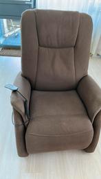 Sta-op stoel elektriscbedienbaar + wieltjes/en vaste pootjes, Ophalen, Gebruikt, Sta-op stoel