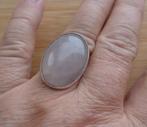 zilveren ring met rozenkwarts [098], Verzenden, Zo goed als nieuw, 17 tot 18, Met edelsteen