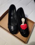 Zwarte Moow suède pumps maat 38, Ophalen of Verzenden, Zo goed als nieuw, Zwart