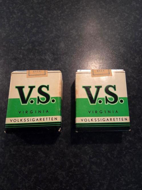 2 hele oude pakjes sigaretten niet meer om te roken, Verzamelen, Rookartikelen, Aanstekers en Luciferdoosjes, Zo goed als nieuw