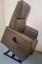 Elektrisch Moderne Sta-op relaxfauteuil Leder merk Limoss el, Ophalen, Minder dan 75 cm, Leer, Zo goed als nieuw