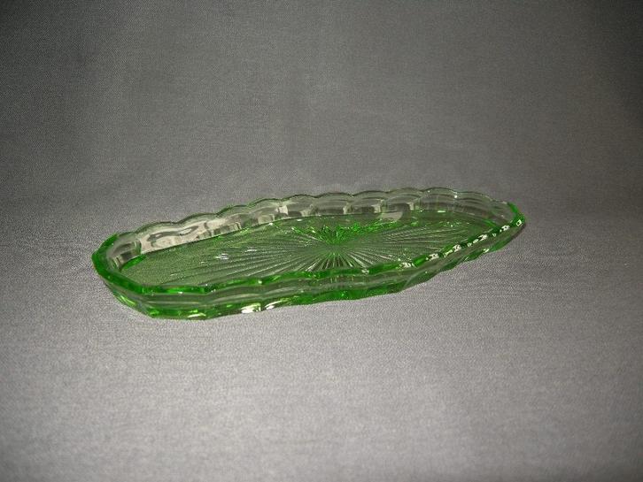 Annagroen schaaltje 25 x 12 x 2 cm., Antiek en Kunst, Antiek | Glas en Kristal, Ophalen of Verzenden