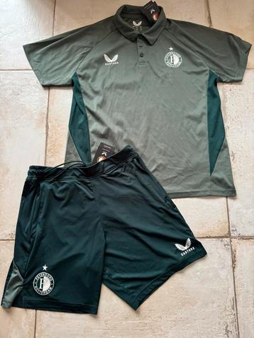 Nieuw origineel Feyenoord trainings setje shirt polo broekje beschikbaar voor biedingen