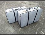 TWEE VINTAGE REISKOFFERS, 60 tot 70 cm, Gebruikt, Hard kunststof, Slot