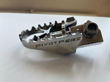 Mooie Pivot Pegz meedraaiende voetsteunen voor BMW GS of KTM beschikbaar voor biedingen