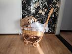 Rieten poppenwagen  jaren '50 nostalgie vintage, Kinderen en Baby's, Speelgoed | Houten speelgoed, Ophalen, Gebruikt, Duw- of Trekspeelgoed