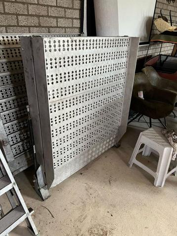 Oprijplaat dubbel aluminium voor inbouw bus beschikbaar voor biedingen