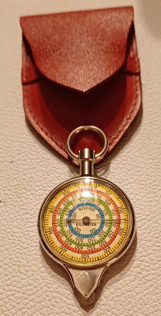 Vintage Curvi kilometer teller, in lederen hoesje, Antiek en Kunst, Antiek | Gereedschap en Instrumenten, Ophalen of Verzenden