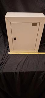 Vintage metalen medicijnkastje., Ophalen, Gebruikt