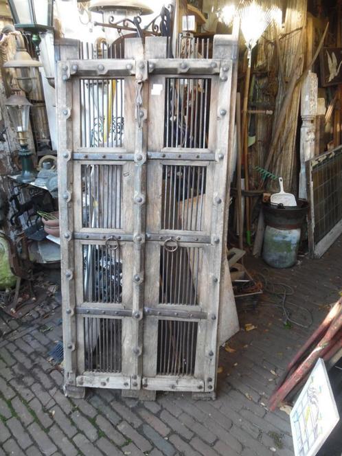 Antiek curiosa uit India- Luik deur olijfbak ornament pilaar, Antiek en Kunst, Kunst | Beelden en Houtsnijwerken, Ophalen