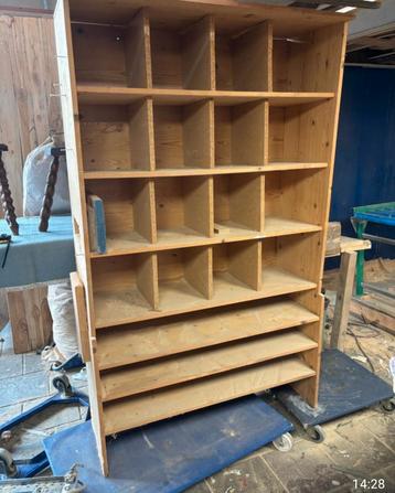 GRATIS VAKKENKAST! OPHALEN ZO SNEL MOGELIJK! beschikbaar voor biedingen