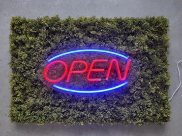 Neon ledsign 'Open' moswand kunstmos winkel etalage horeca beschikbaar voor biedingen