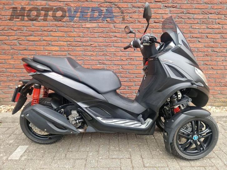 PIAGGIO MP3 300 HPE SPORT (bj 2019), Motoren, Motoren | Piaggio, Bedrijf, Scooter, 12 t/m 35 kW, Minimaal motorrijbewijs A1