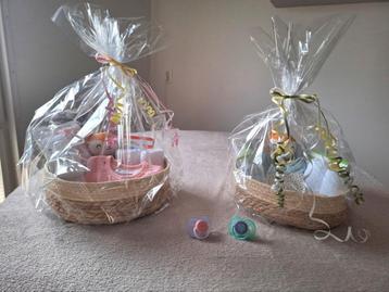 Nieuwe kraammand,babyshower,babykleding mand beschikbaar voor biedingen