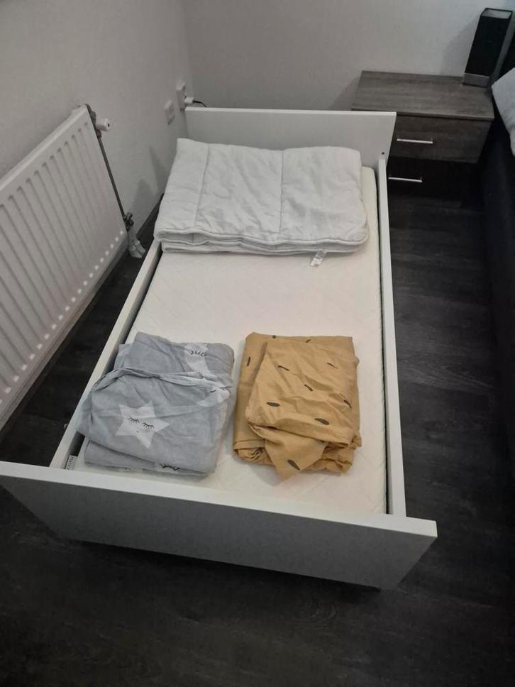 Meegroeibed 140x70 cm + matras, Huis en Inrichting, Slaapkamer | Bedden, Zo goed als nieuw, Eenpersoons, 70 cm of minder, 190 cm of minder