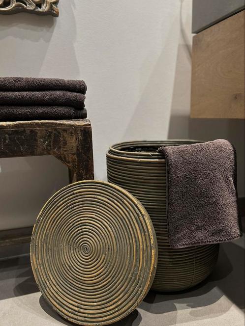 Rotan mand met deksel wasmand speelgoed mand groen, Huis en Inrichting, Woonaccessoires | Schalen en Manden, Ophalen of Verzenden