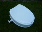 Wc toiletverhoger  met klep  brandschoon zgan, Diversen, Verpleegmiddelen, Ophalen of Verzenden, Nieuw