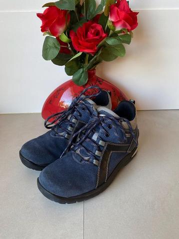 HARTJES WANDELSCHOENEN MT: 3.5/ 36.5 NIEUWSTAAT. beschikbaar voor biedingen