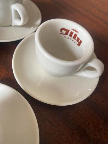 Zes Illy Caffe Kop en Schotels - Uitstekende Staat! beschikbaar voor biedingen