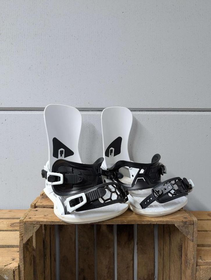 Union strata snowboard binding maat L wit, Sport en Fitness, Snowboarden, Zo goed als nieuw, Bindingen, Ophalen of Verzenden