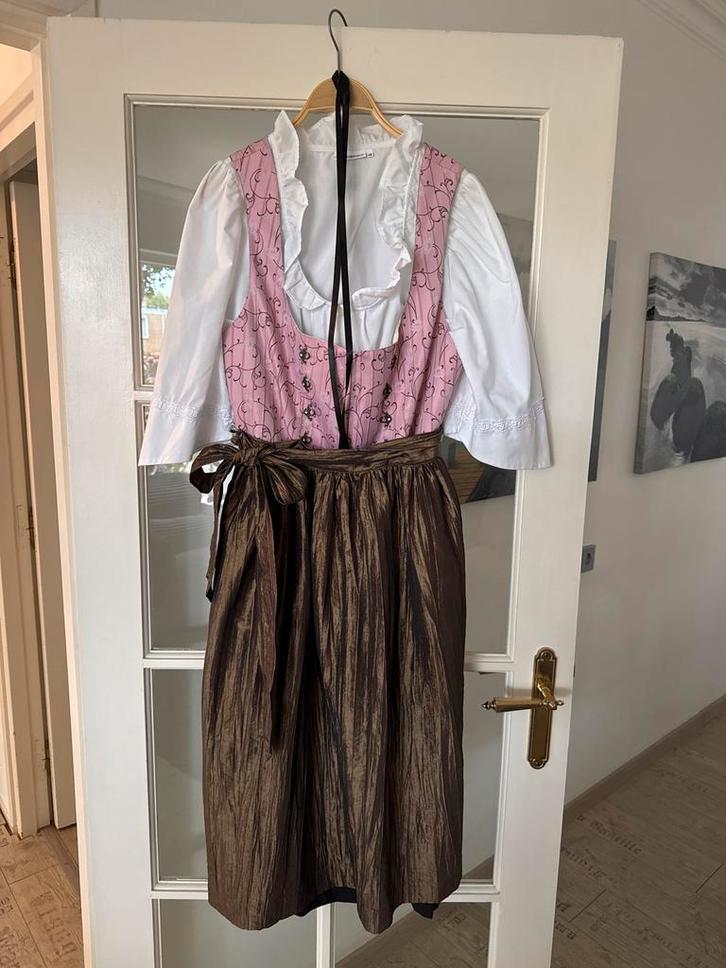 Stockerpoint Dirndl XXL + Carmen blouse maar 44/xl, Kleding | Dames, Carnavalskleding en Feestkleding, Zo goed als nieuw, Overige thema's