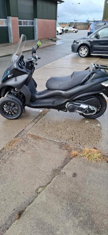 Piaggio mp3 300 cc motorscooter  beschikbaar voor biedingen