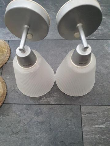 2 nieuw wandlampen beschikbaar voor biedingen