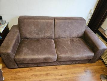 Mooie lederen 2 zits lounge bank 200 breed 100 diep. beschikbaar voor biedingen