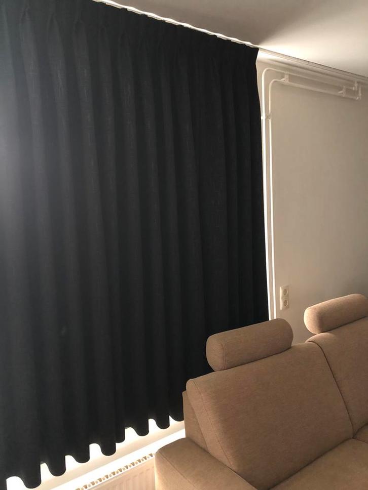 Verduisterend gordijn (raam), Huis en Inrichting, Stoffering | Gordijnen en Lamellen, Zo goed als nieuw, 200 cm of meer, Ophalen