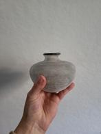 Mat grijze Dutz vaas, Ophalen of Verzenden, Overige kleuren, Minder dan 50 cm