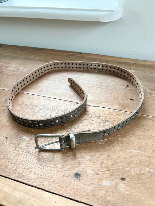 Trezz hele mooie leren riem studs groen/grijs, maat 85, Kleding | Dames, Riemen en Ceinturen, Zo goed als nieuw, Heupriem, 80 tot 90 cm