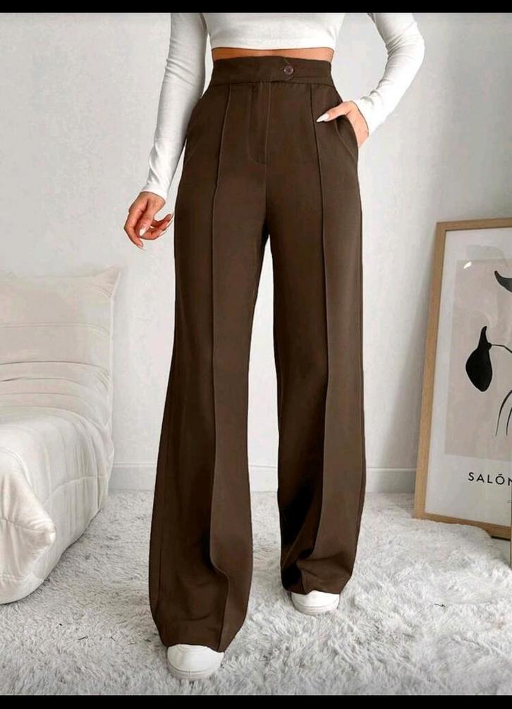 Bruine Pantalon met wijde pijpen, Kleding | Dames, Broeken en Pantalons, Zo goed als nieuw, Maat 38/40 (M), Bruin, Lang, Ophalen of Verzenden