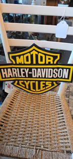 Harley-Davidson Motor Cycles Bord, Ophalen