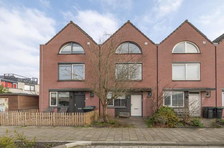Per direct te huur 93m2 hele woning Almere muziekwijk, Huizen en Kamers, Huizen te huur, Almere, Tussenwoning, Direct bij eigenaar