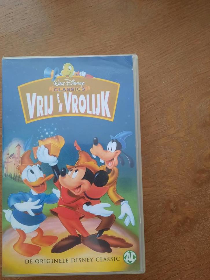 VRIJ & VROLIJK! Top Disney Klassieker Op VIDEO!, Cd's en Dvd's, VHS | Film, Zo goed als nieuw, Nederlandstalig, Alle leeftijden