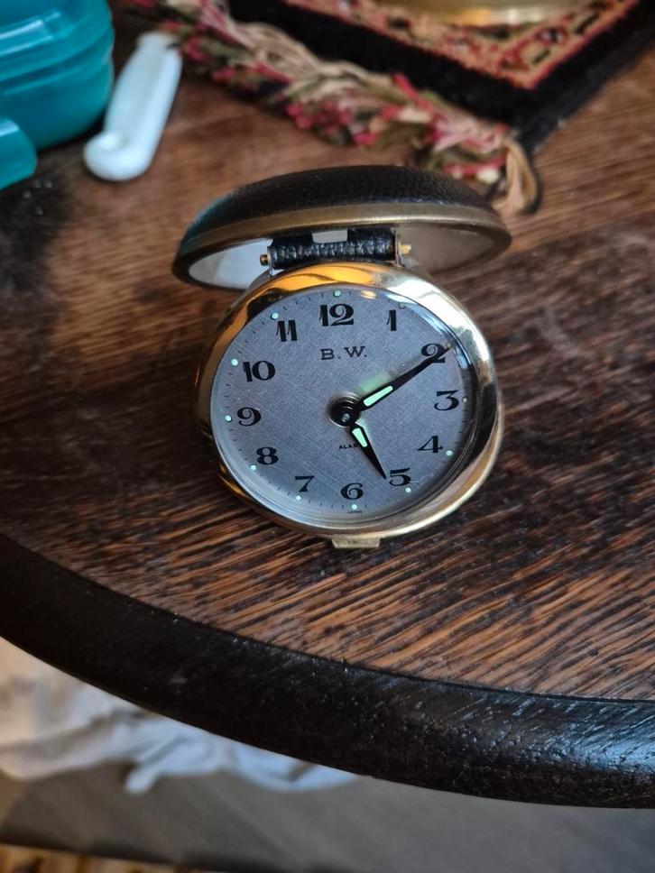 Vintage Reiswekker B.W. Japan - Compact en Stijlvol, Huis en Inrichting, Woonaccessoires | Klokken, Gebruikt, Wekker of Tafelklok