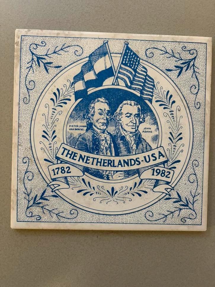(A) Herdenkings tegel Nederland –Verenigde Staten 1782–1982, Antiek en Kunst, Antiek | Wandborden en Tegels, Verzenden